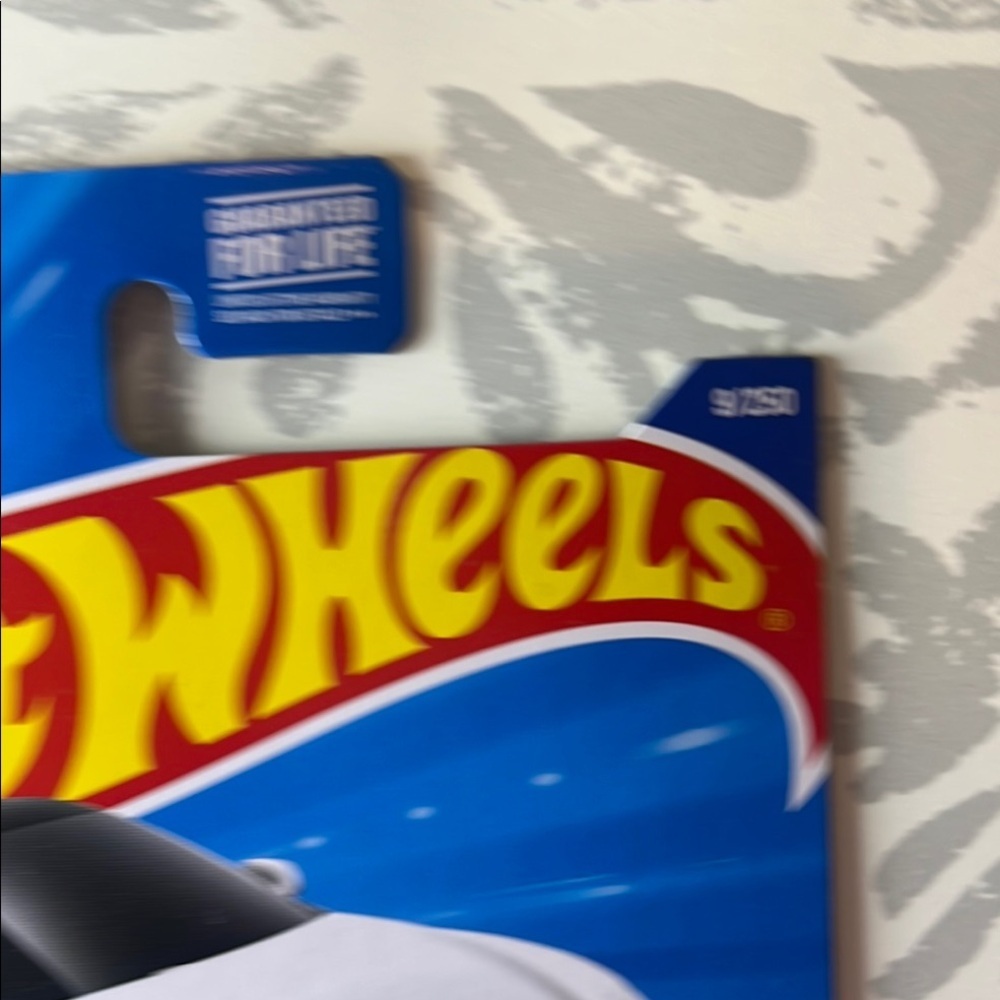 Hot Wheels-  Tesla Model S Plaid - White - Picture 5 of 16